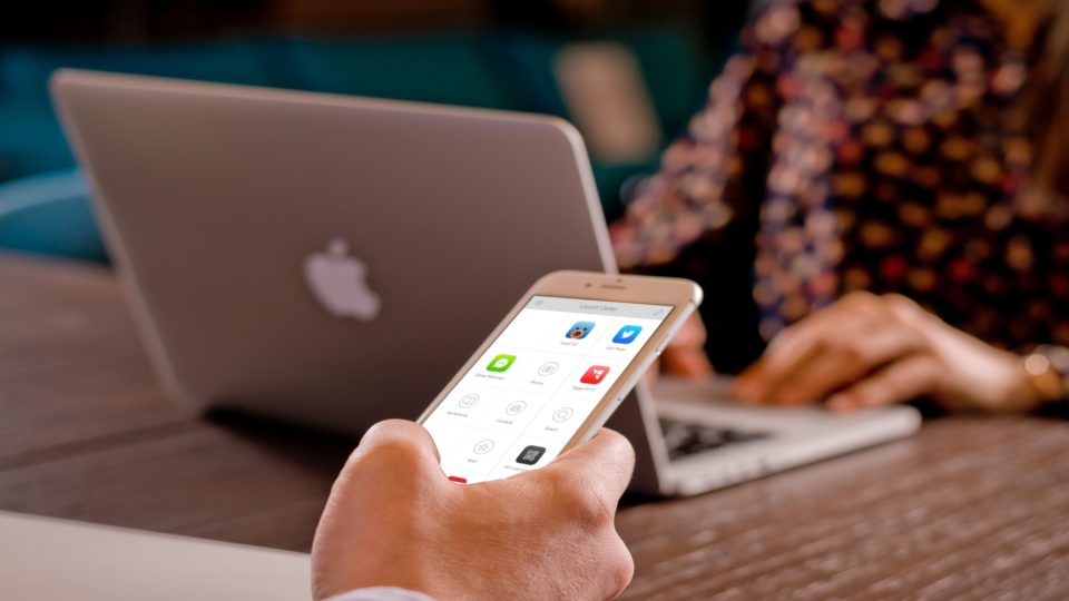 how to scan qr codes on your iphone