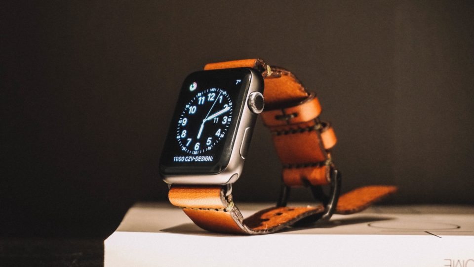 How to set the time ahead on your Apple Watch